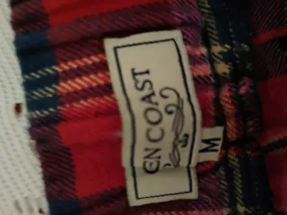 Falda de cuadros roja y azul