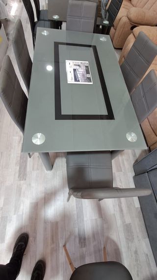 Mesa de cristal negra