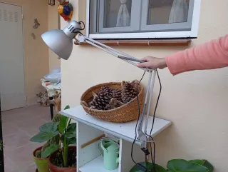 Lámpara de escritorio plateada