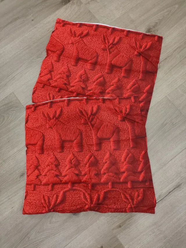 2 Capas de Almofada Natalinas Vermelhas com Renas