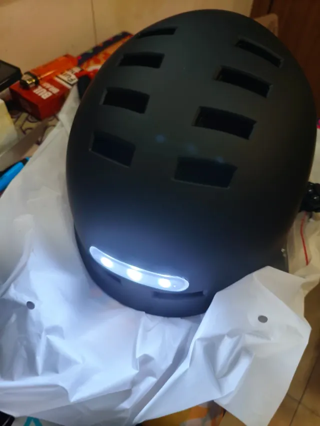 Casco Patinete/Bici Luces LED talla M ajustable