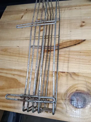 Parrilla portaobjetos. Seat 600