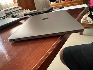 MacBook Pro 13 2017 i7 16GB