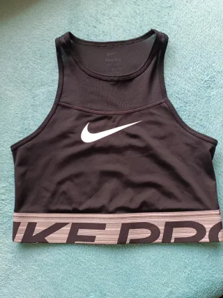 Top deportivo Nike Pro negro
