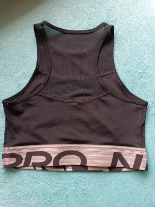 Top deportivo Nike Pro negro