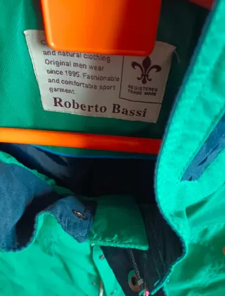 Parka verde con bolsillos