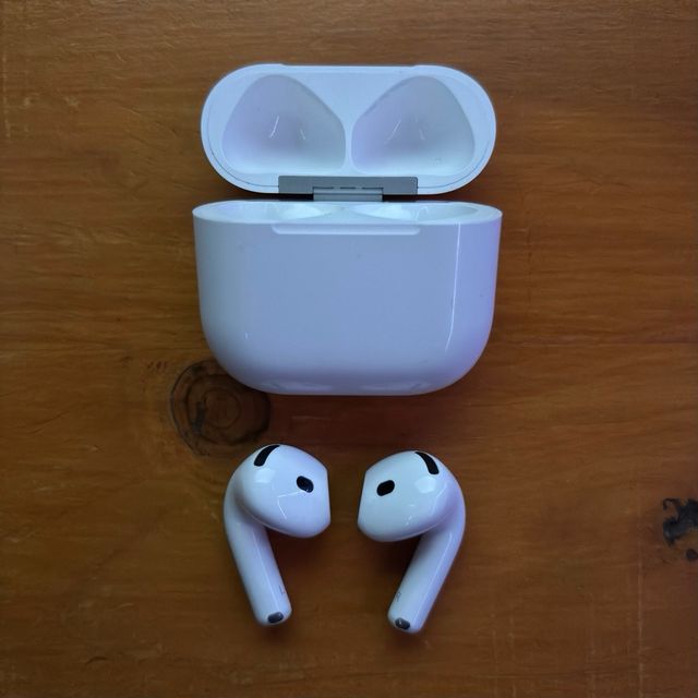 Auricolari Bianchi con Cancellazione del Rumore