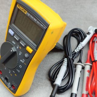 Multímetro Fluke 115 True RMS