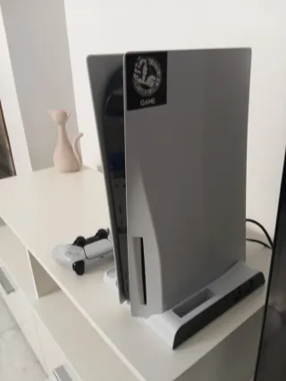 PlayStation 5 con 2 mandos