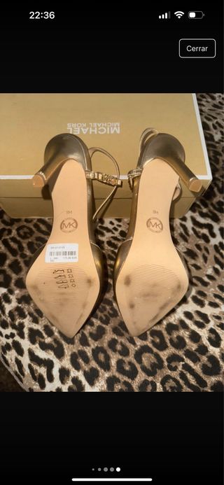 Tacones Michael Kors Dorados