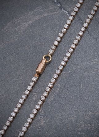 Oro 18K Garantizado •Color: Oro Blanco •Peso: 5,35