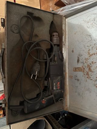 Taladro AEG SB2-16N con maletín