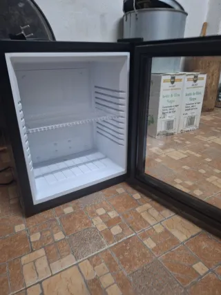 Mininevera Klarstein para vino y refrescos 24L