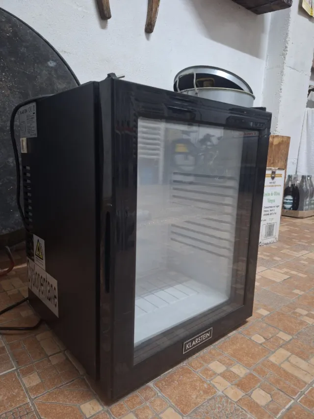 Mininevera Klarstein para vino y refrescos 24L