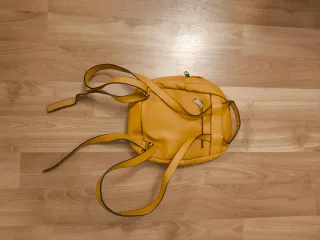 Bolso Mochila Amarillo 30x22x7