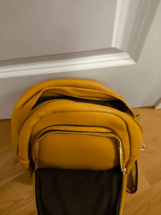 Bolso Mochila Amarillo 30x22x7