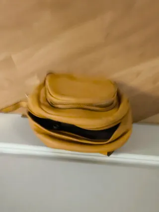 Bolso Mochila Amarillo 30x22x7