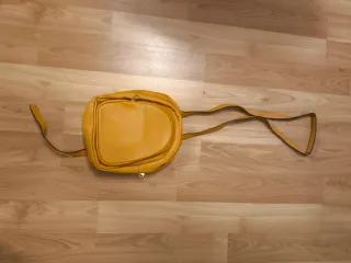 Bolso Mochila Amarillo 30x22x7