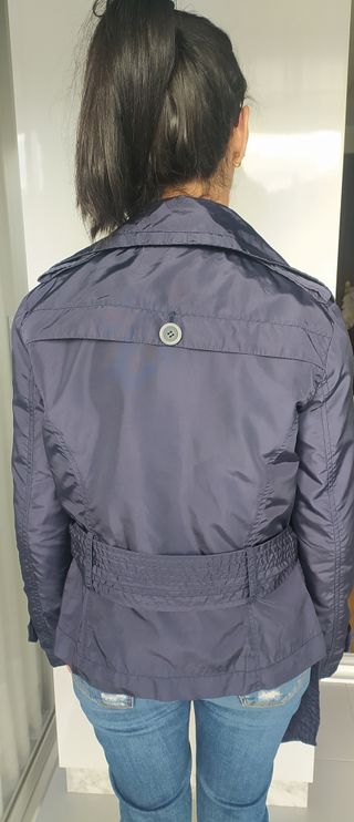 (PERFECTA) Gabardina corta azul
