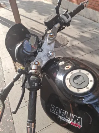 Moto Daelim averiada