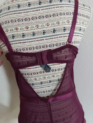 Body de encaje morado