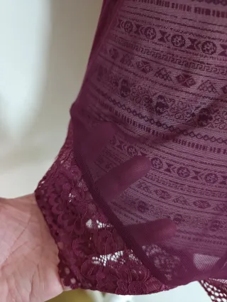 Body de encaje morado