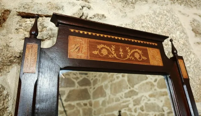 Espejo de madera con marquetería