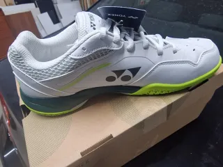 Zapatillas Yonex Blancas y Verdes