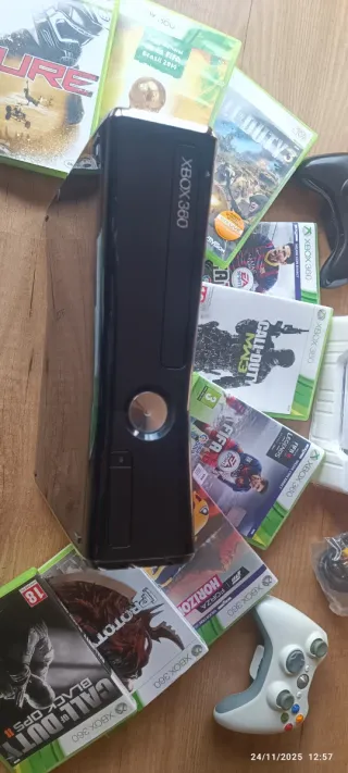 Xbox 360 Slim 500GB + 10 juegos + 2 mandos+volante