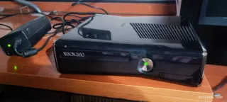 Xbox 360 Slim 500GB + 10 juegos + 2 mandos+volante