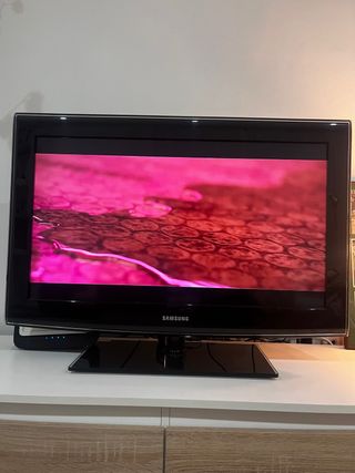 Samsung TV 32” Full HD LE32B - impecable.