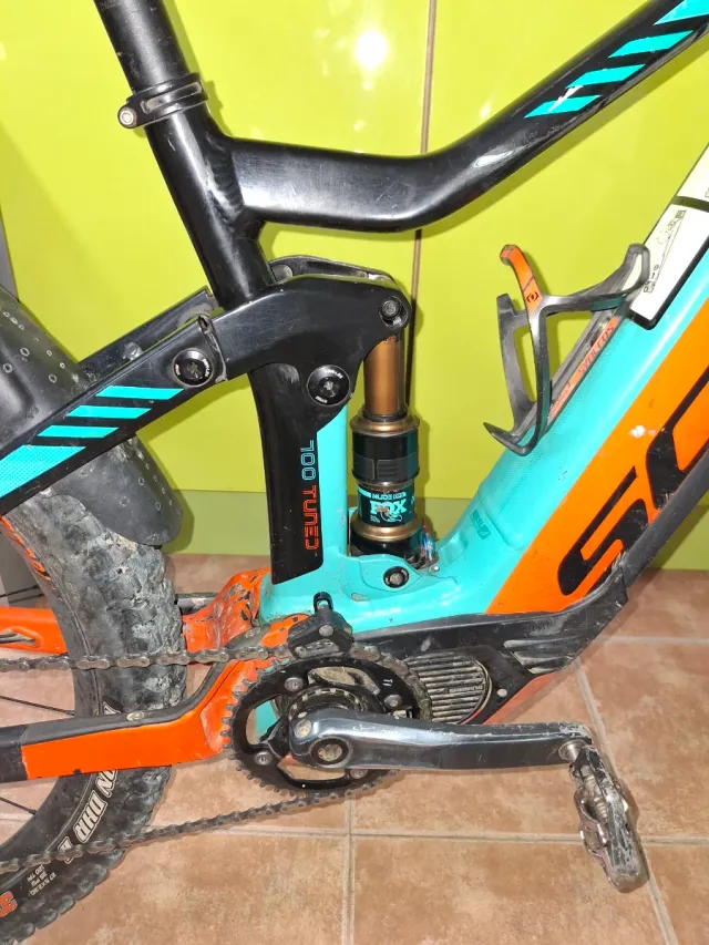 Scott e-genius 27.5 doble suspensión