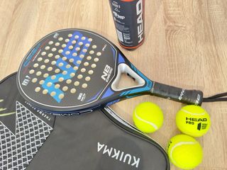 Raqueta Padel NB Combat Enebe + 6 Pelotas Head