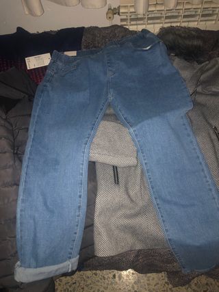 Pantalones vaqueros acampanados