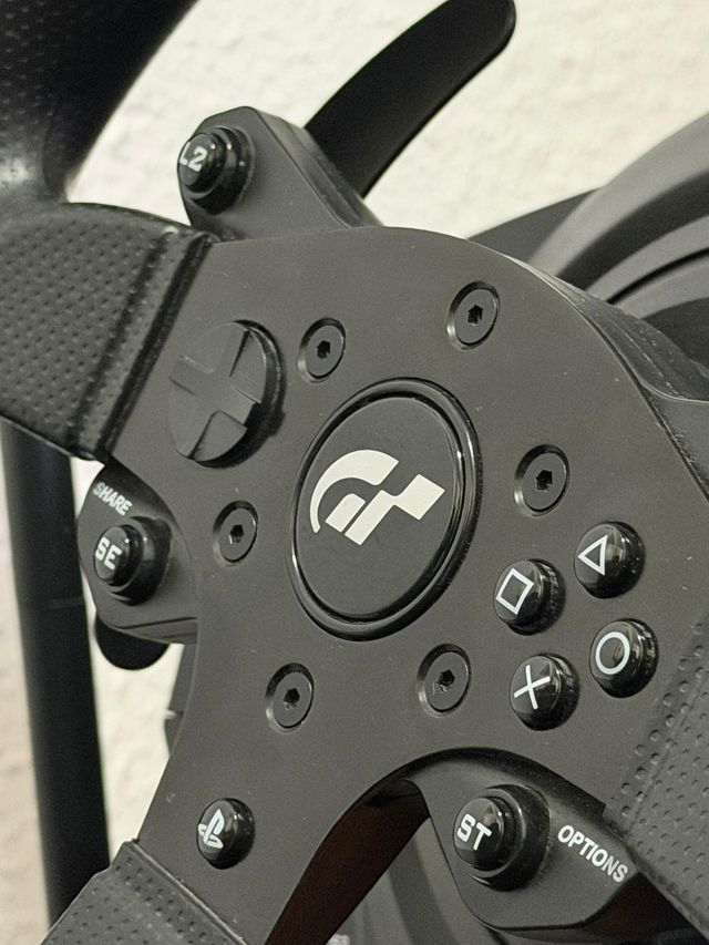 Volante Thrustmaster T300RS + Pedales