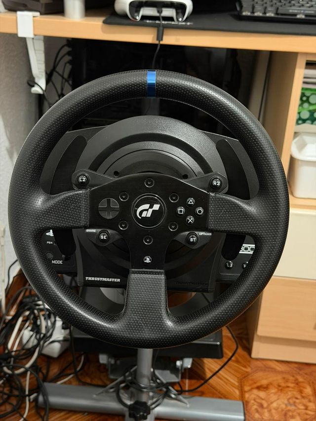 Volante Thrustmaster T300RS + Pedales