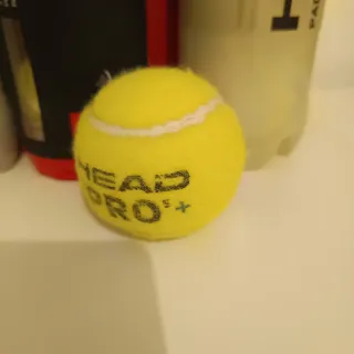 23 pelotas de pádel varias (Usadas)