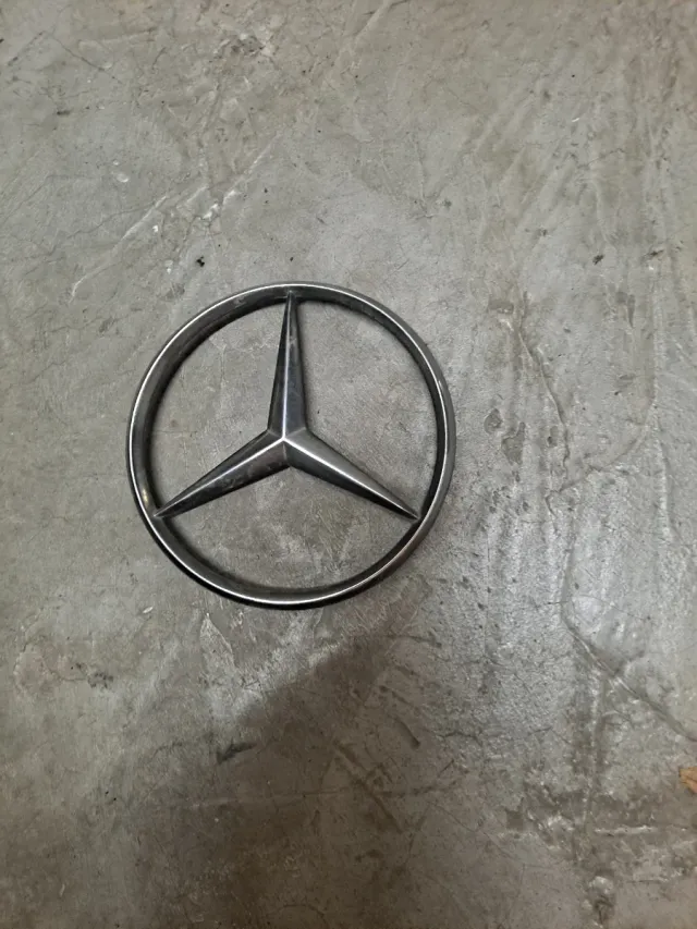Se vende Emblema Estrella Mercedes w124 para mat