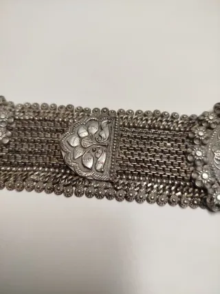 Antiguo collar bib necklace de plata maciza.