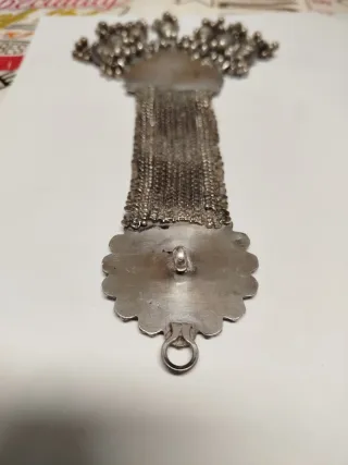 Antiguo collar bib necklace de plata maciza.