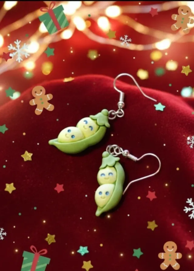 Pendientes de resina con forma de guisantes