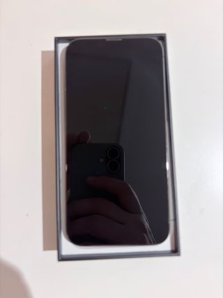 iPhone 13 Pro y 14 Pro (Negro y Morado)