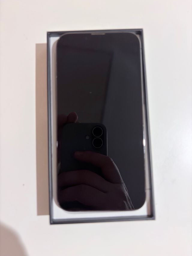 iPhone 13 Pro y 14 Pro (Negro y Morado)
