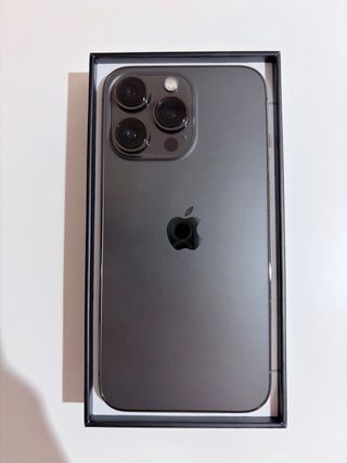 iPhone 13 Pro y 14 Pro (Negro y Morado)