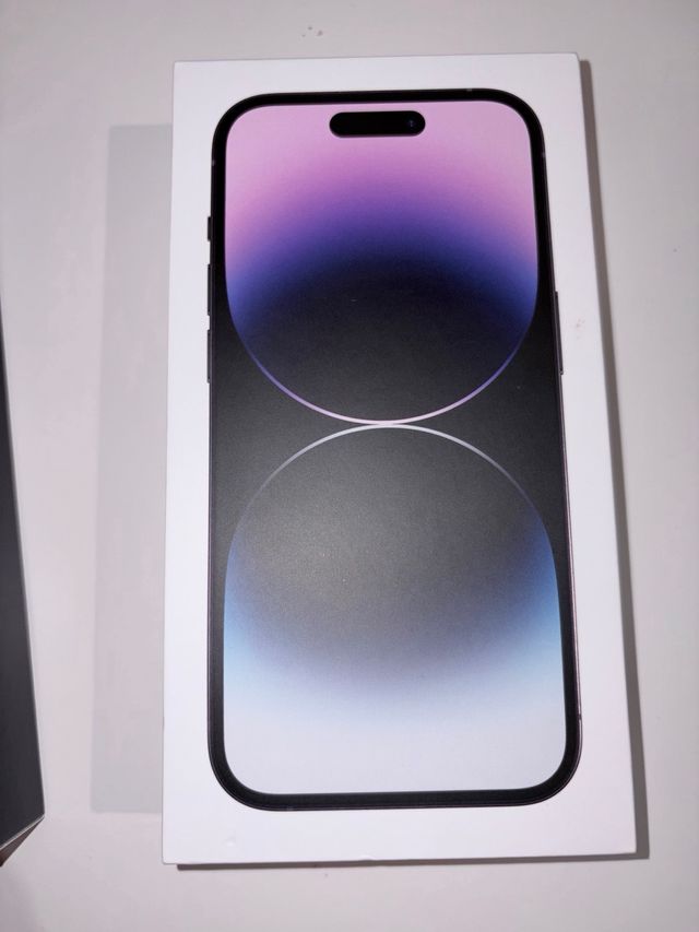iPhone 13 Pro y 14 Pro (Negro y Morado)
