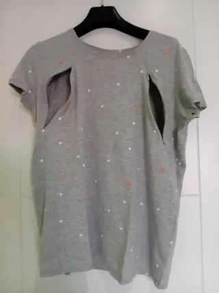 Camiseta lactancia gris estampado corazones