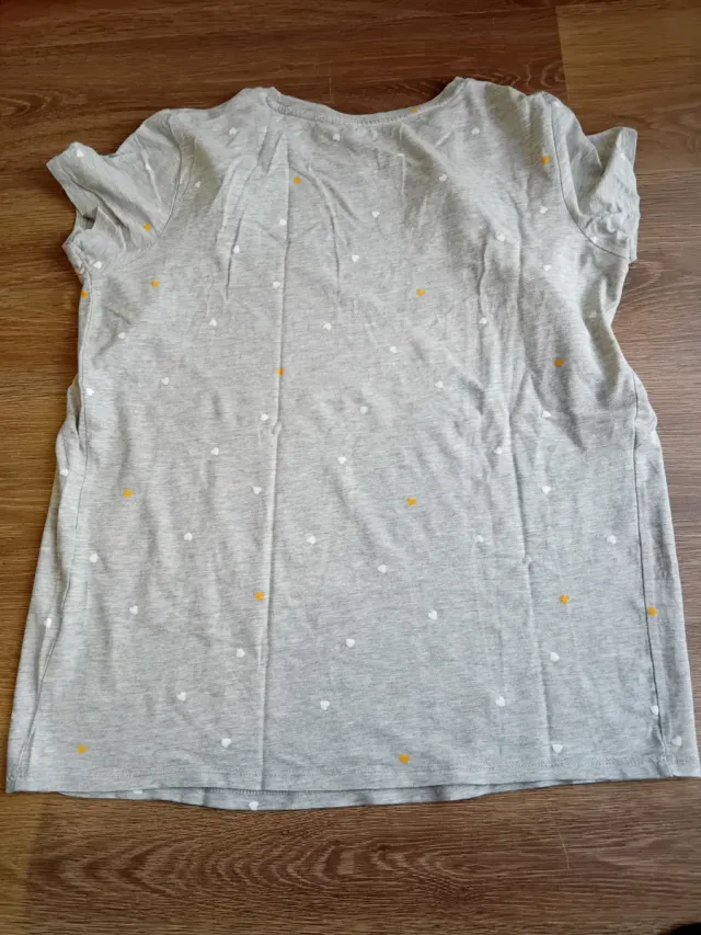 Camiseta lactancia gris estampado corazones