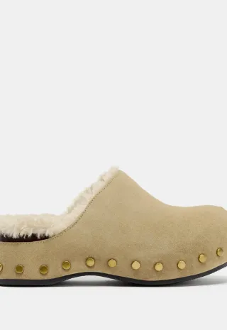 Zuecos Zara serraje tachas beige