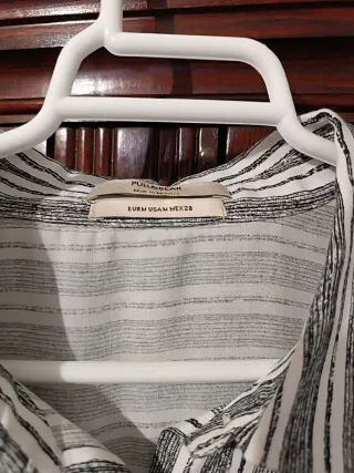 Blusa Pull and Bear rayas negras y blancas