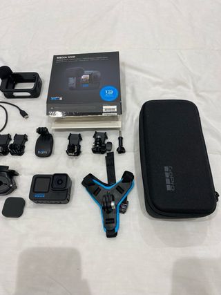 GoPro Hero 10 Black + Accessori